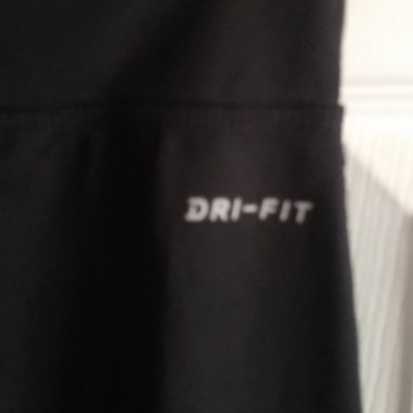 Nike  Dri Fit capris work out leggings size small - Picture 5 of 10